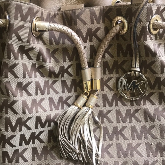 Authentic Michaels Kors Purse - Picture 2 of 5